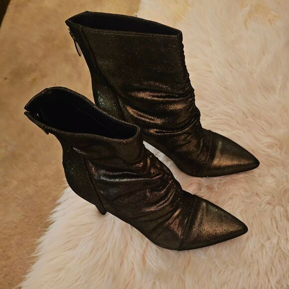 NINE WEST SHIMMERY METALLIC BOOTIES - Picture 2 of 8